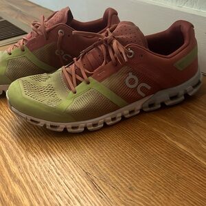 On Cloud running shoes - fantastic condition,  lightly worn!